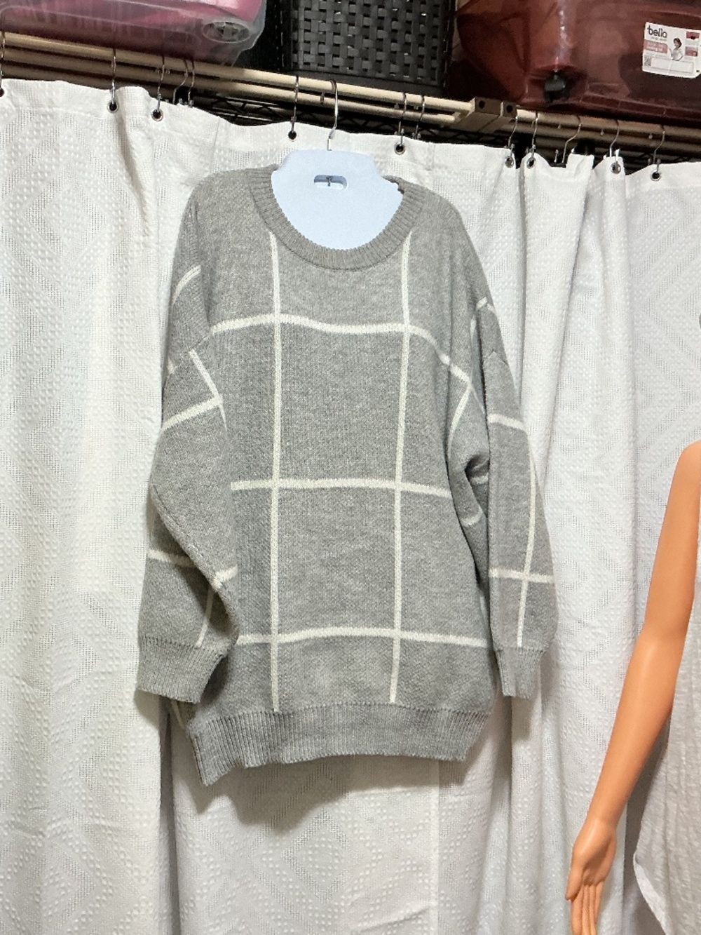 Women’s pullover sweater